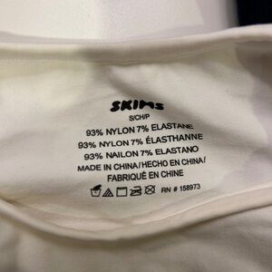 Skims soft smoothing top
